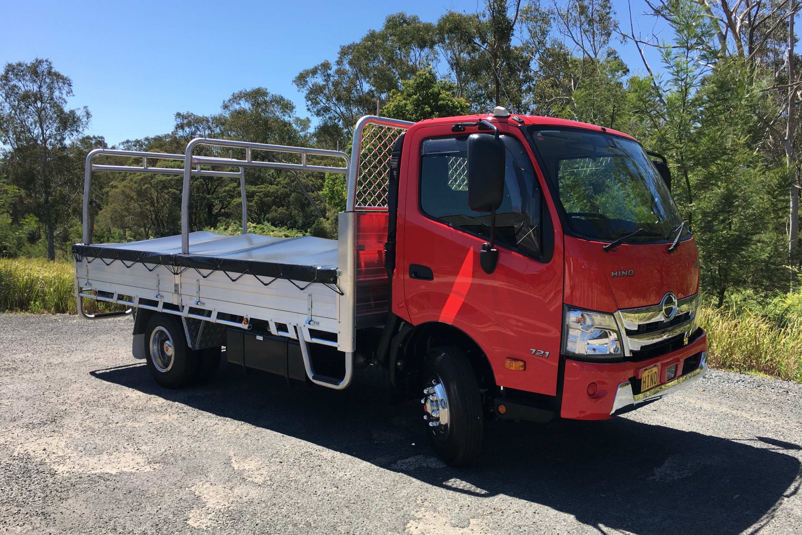 Hino-300-721-Wide-Cab-exterior-front-qtr