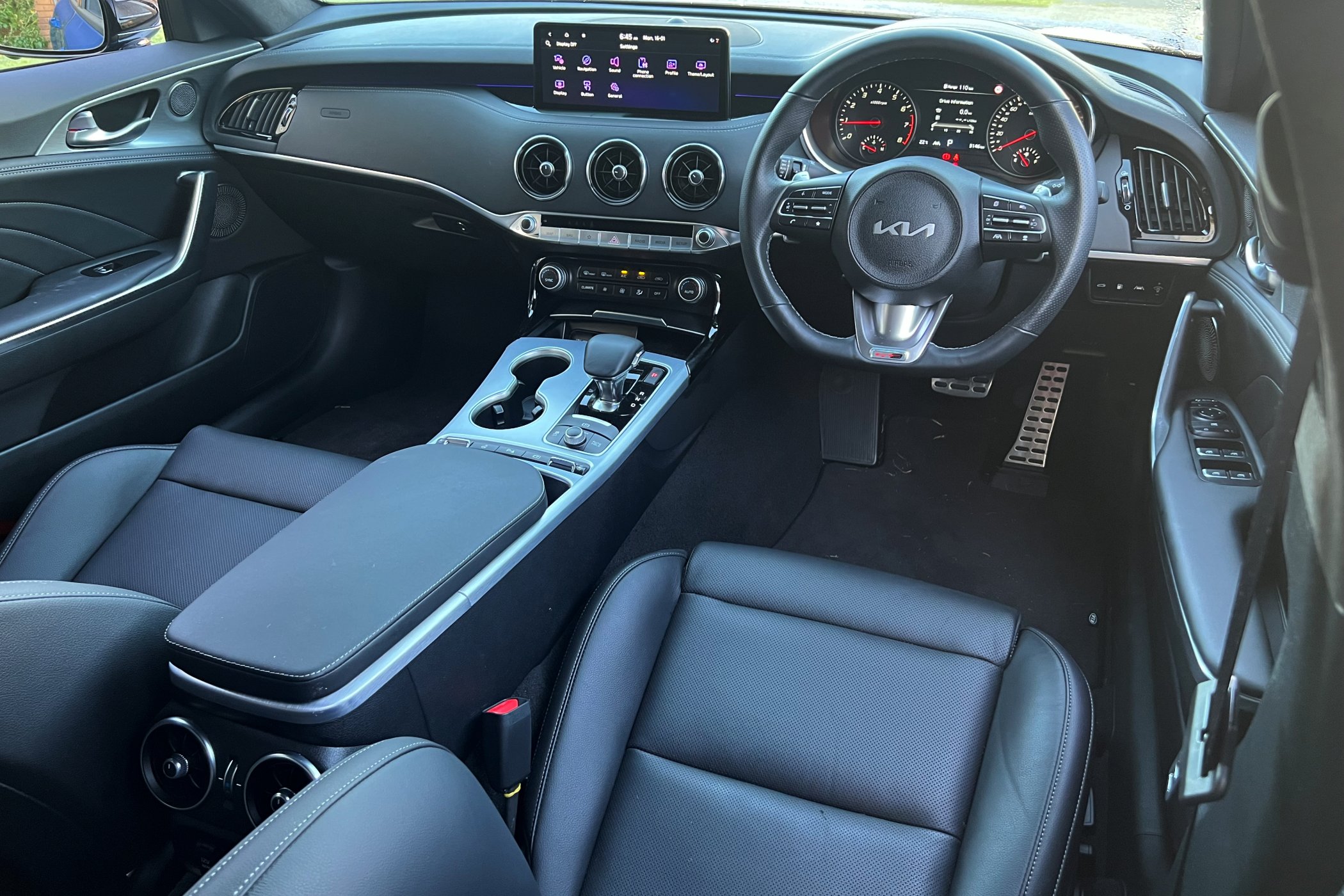 Kia Stinger GT 2023 interior
