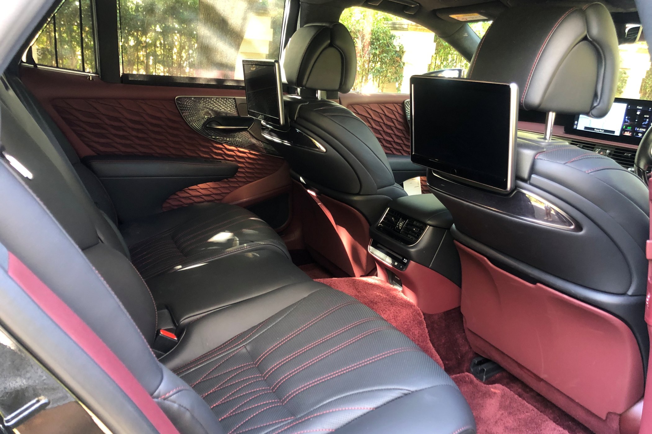 Lexus LS 500h Sports Luxury rear seats