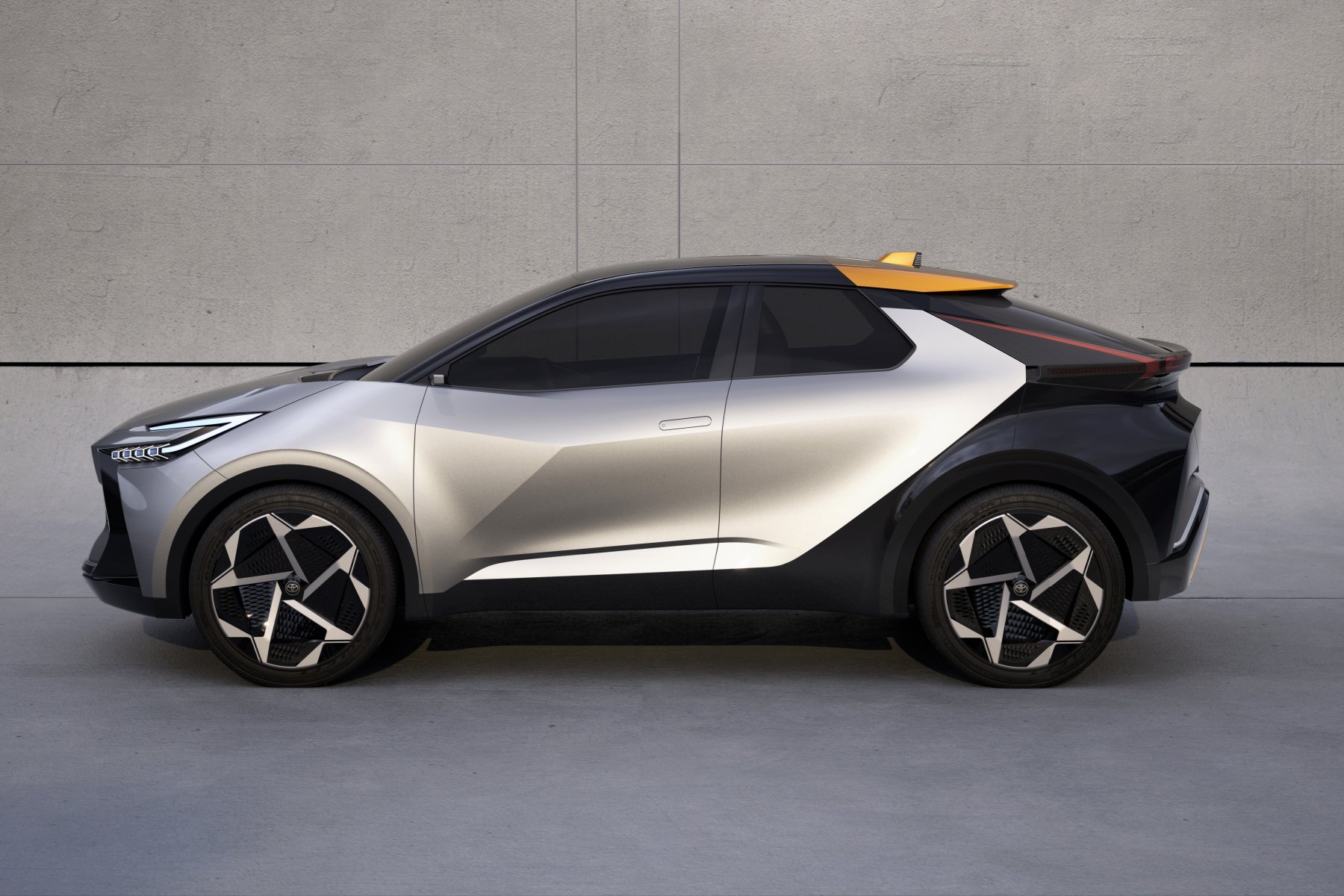 2024 Toyota C-HR Hybrid concept 3