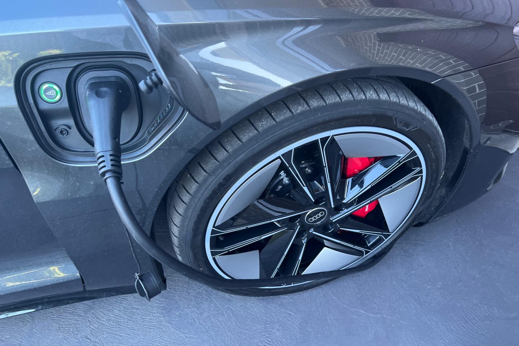 Audi RS e-tron GT charging
