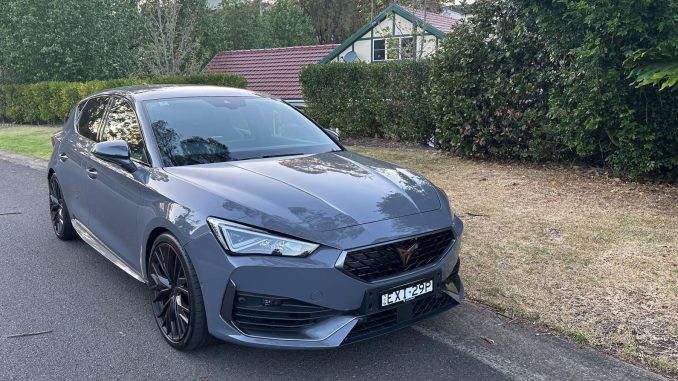 Cupra Leon VZx front grill and bonnet 1