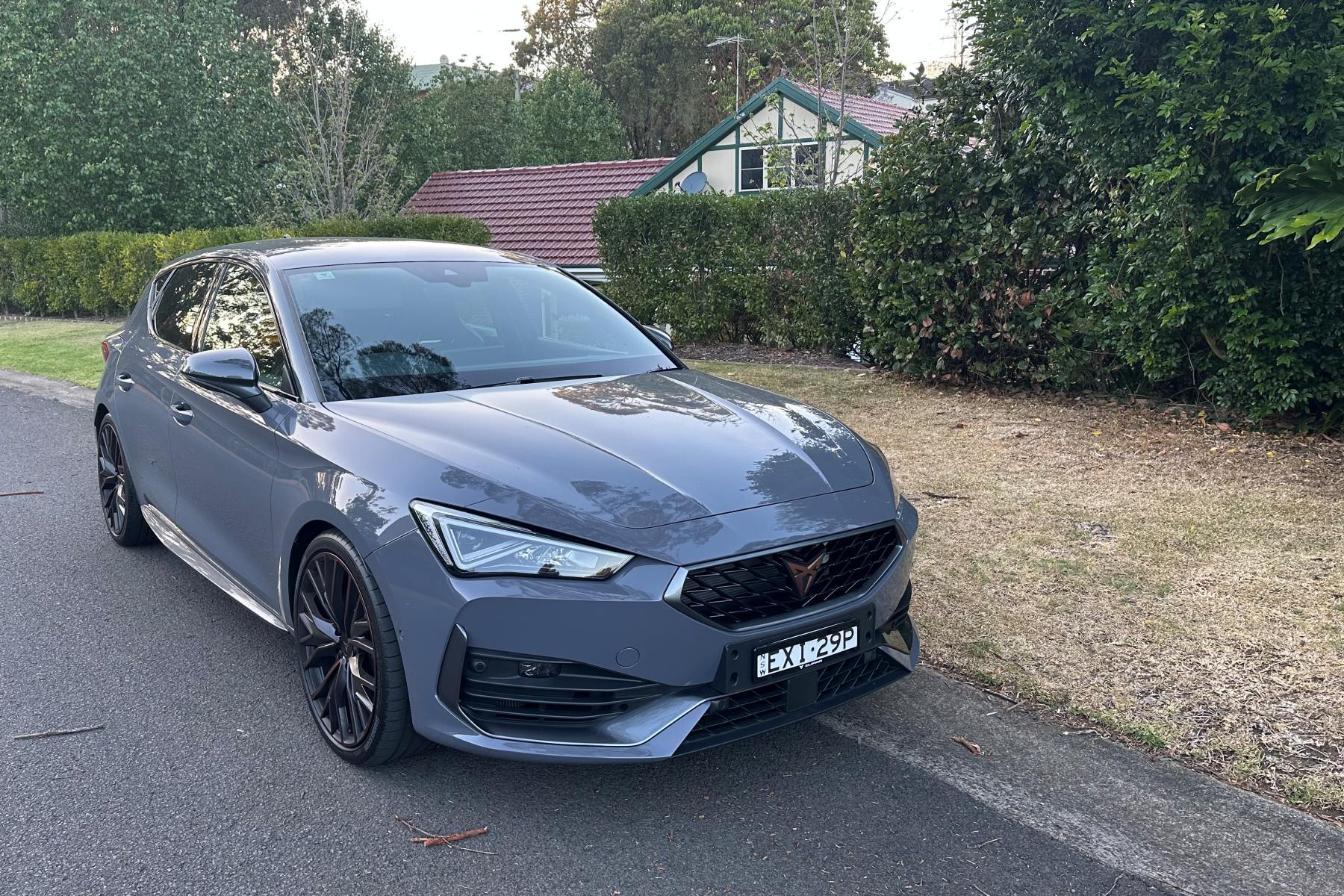 Cupra Leon VZx front grill and bonnet 1