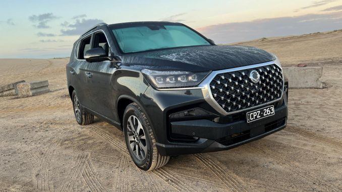 2024 SsangYong Rexton front grill and bonnet 1