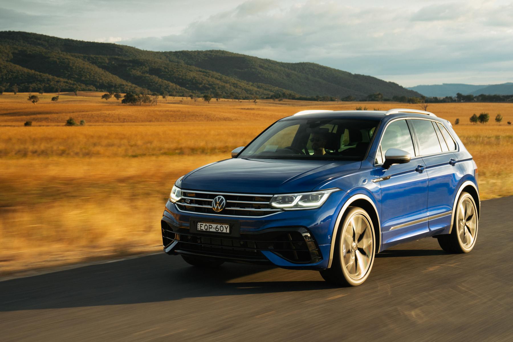 VW Tiguan R SUV 2023 Review - Motoring Minute