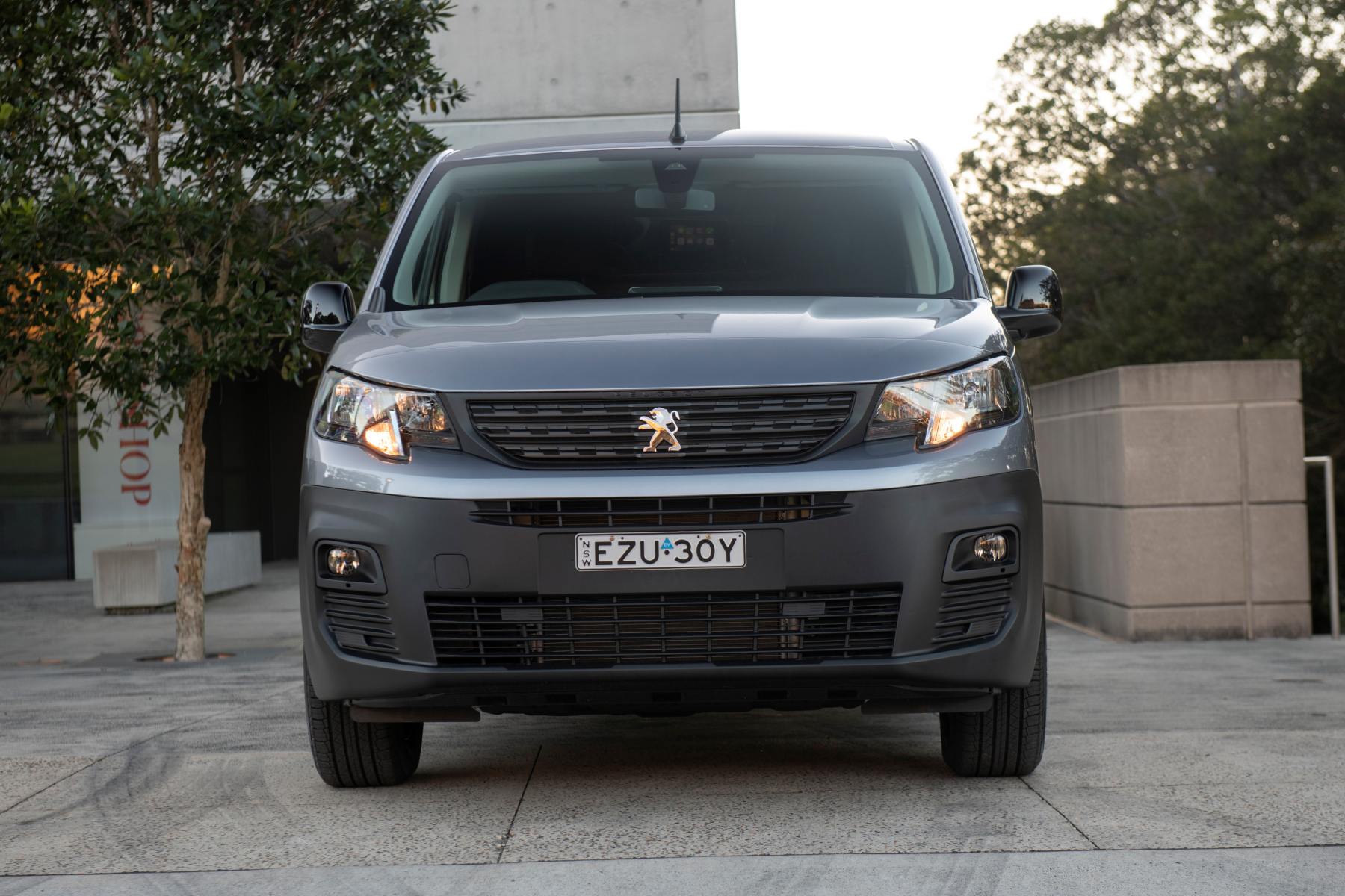 Peugeot e-Partner delivery van launch front grill