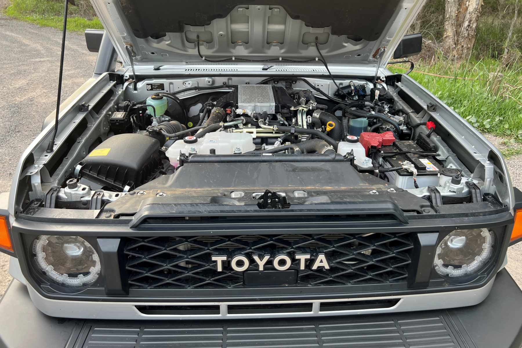 Toyota LandCruiser single cab chassis Ute 4 cylinder engine