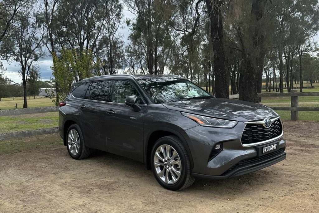 Toyota Kluger Hybrid Grande driven 2024 review - Motoring Minute