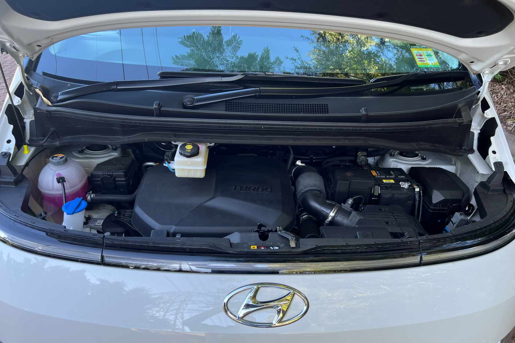 Hyundai Staria 8 seat 2.2 litre diesel engine