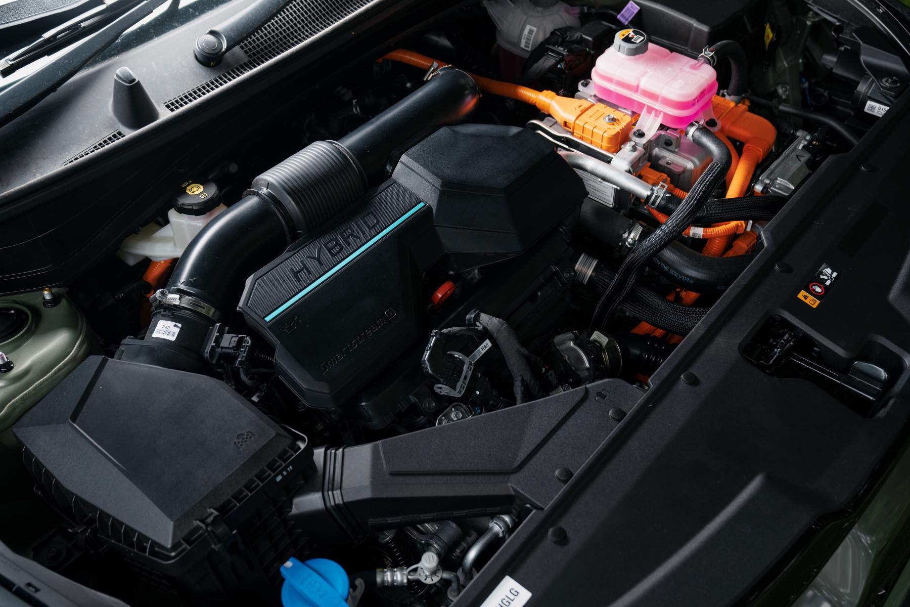 2024 Kia Sportage Hybrid SX engine