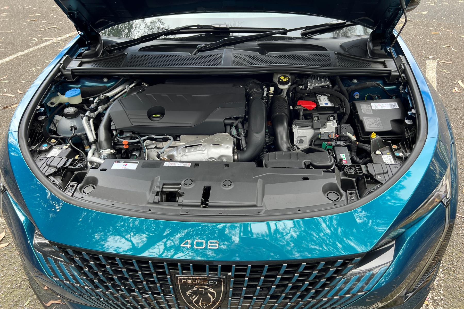 2024 Peugeot 408 PHEV engine 1