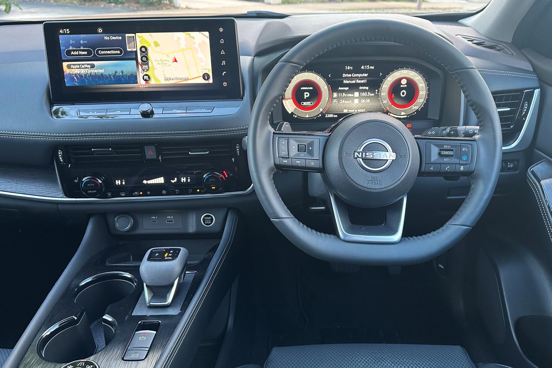 Nissan X-Trail N-Trek front interior 1