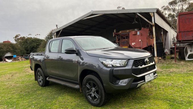 Toyota HiLux SR 48V Dual Cab 4WD Ute front quarter 1