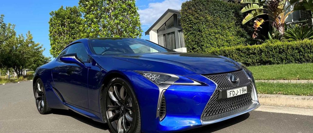 Lexus LC 500 Coupe V8 front quarter 1