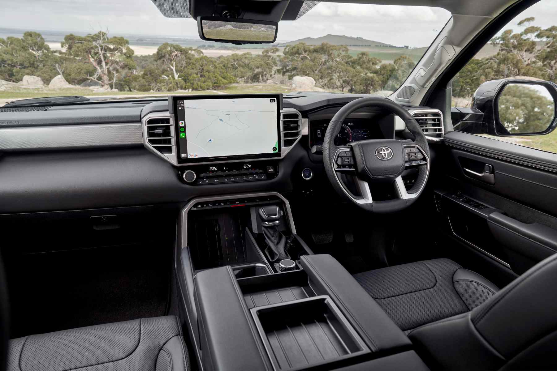 Toyota Tundra Pickup front interior 1