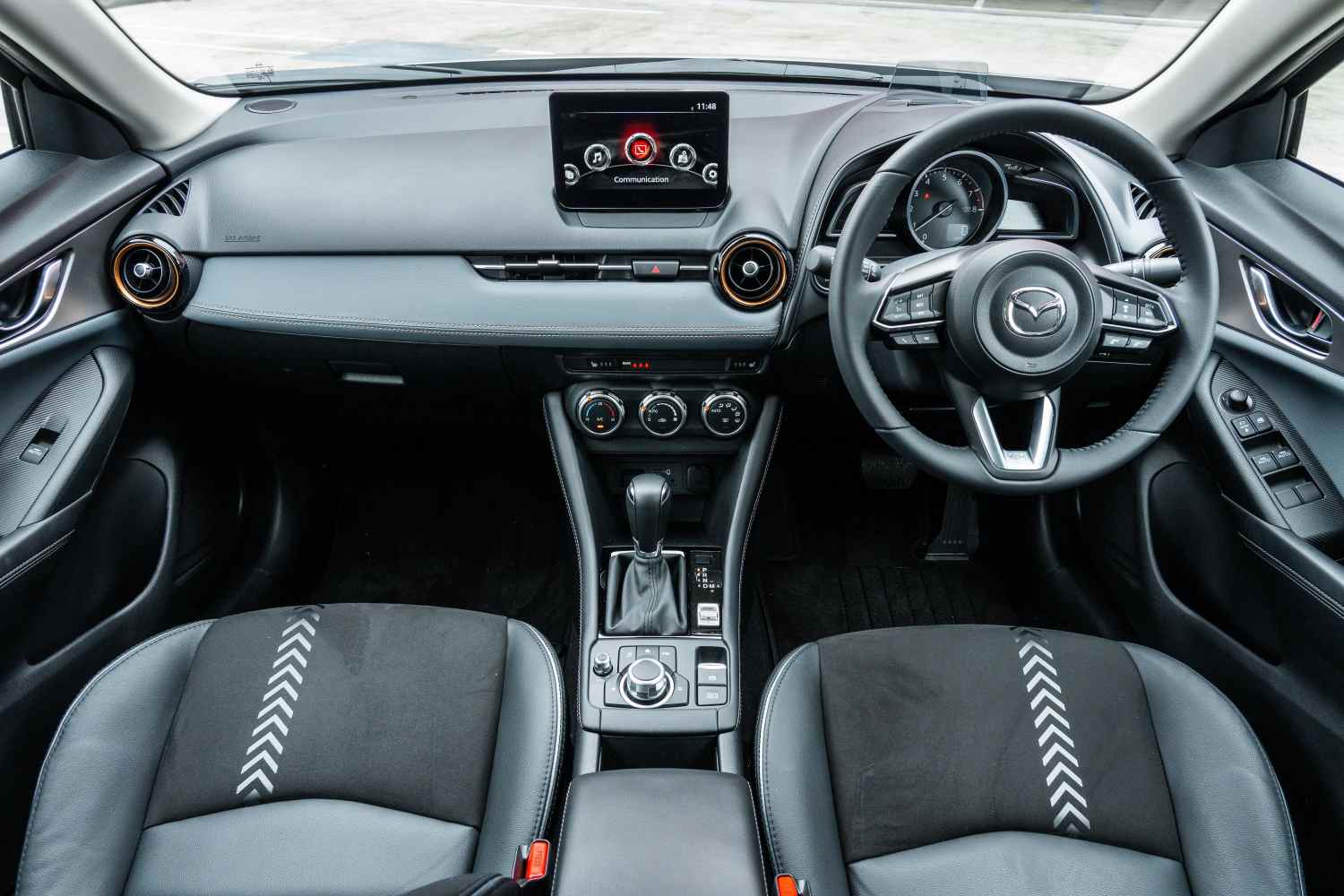 Mazda CX-3 Touring SP interior front 1