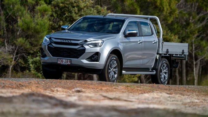 2024 24MY Isuzu D-MAX LS-U Crew Cab Chassis Mercury Silver North Stradbroke Island (5)