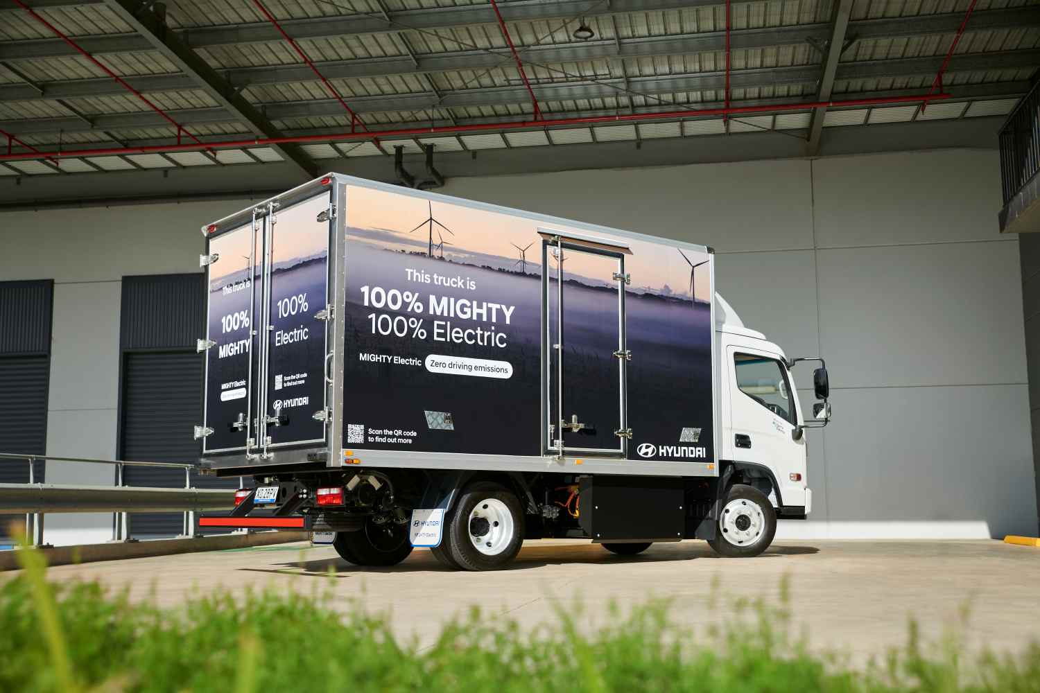 Hyundai MIGHTY Electric Truck - 12