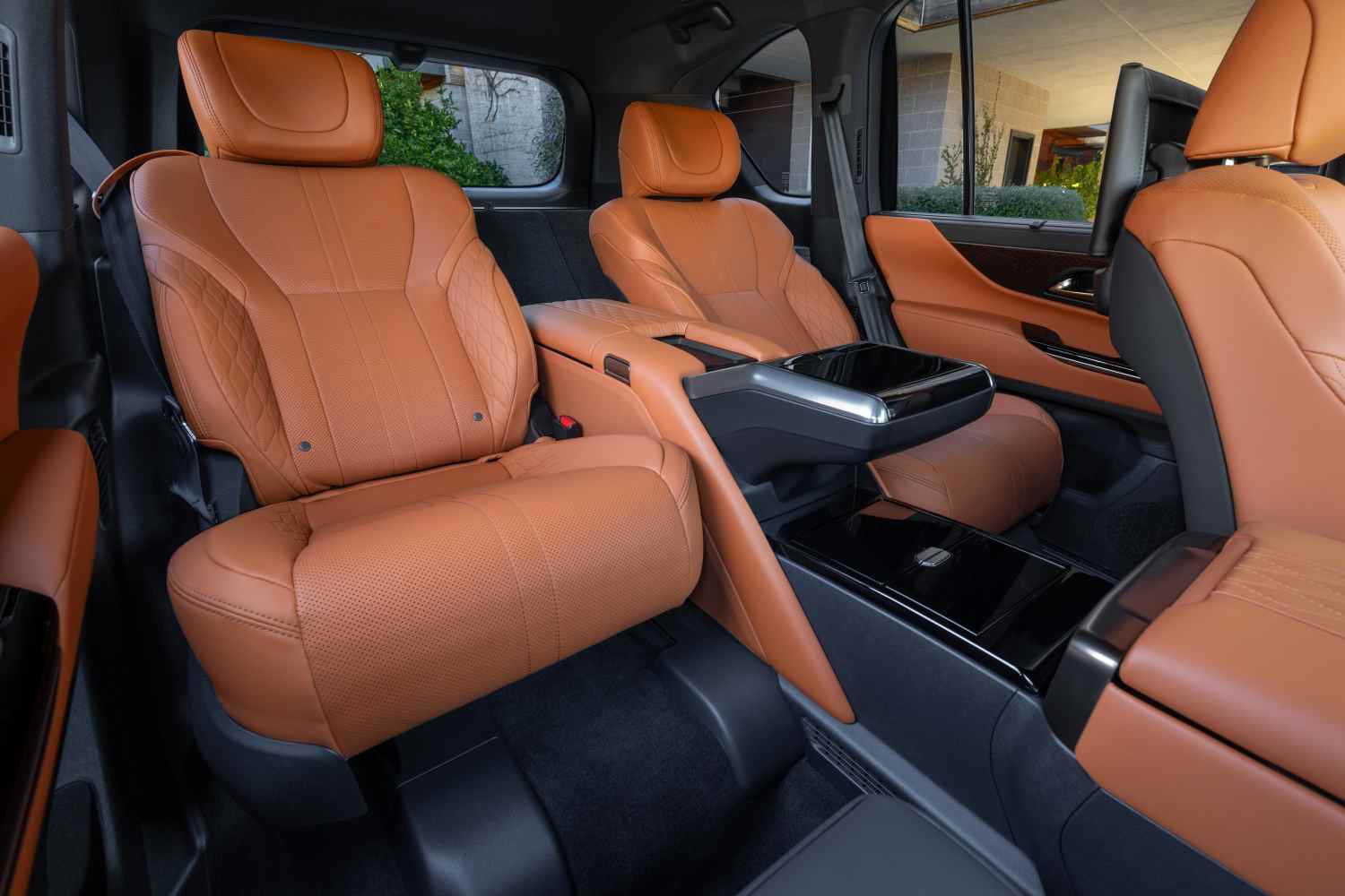 LX Ultra Luxury interior