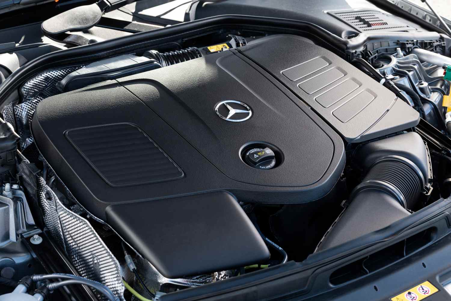 Mercedes-Benz_C350e_015_HR