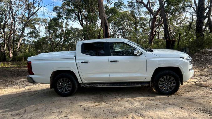 Mitsubishi Triton GLS profile