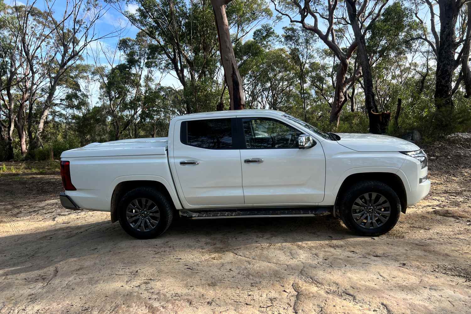 Mitsubishi Triton GLS profile