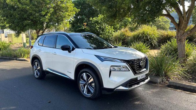 Nissan X-Trail TI e-power e-4orce front quarter 1