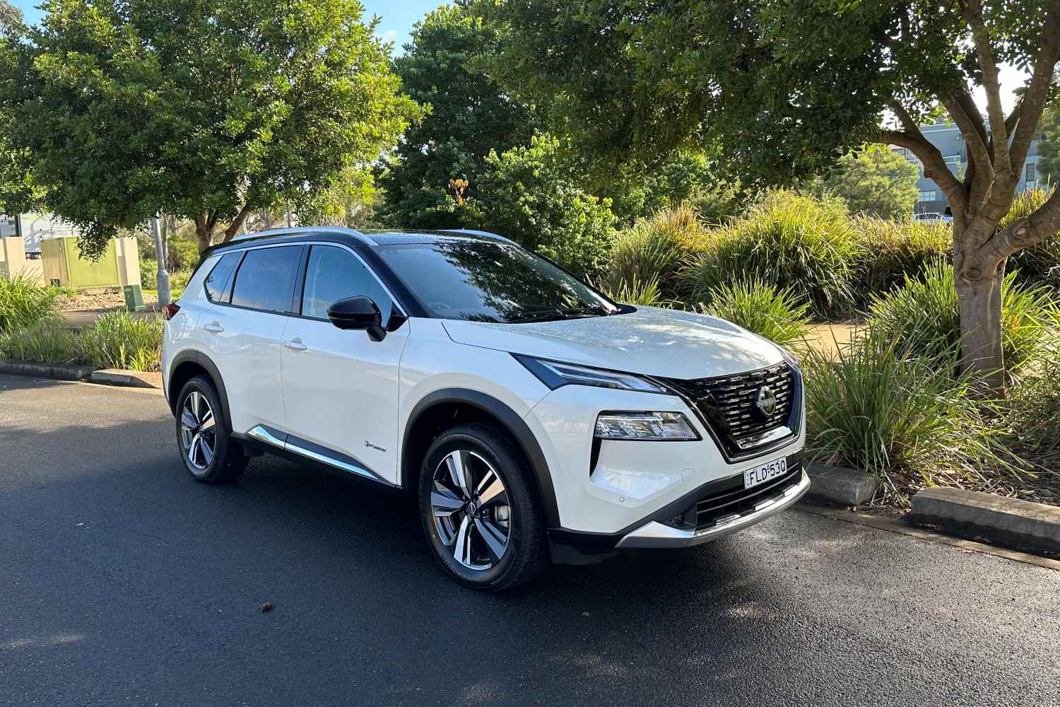 Nissan X-Trail TI e-power e-4orce front quarter 1