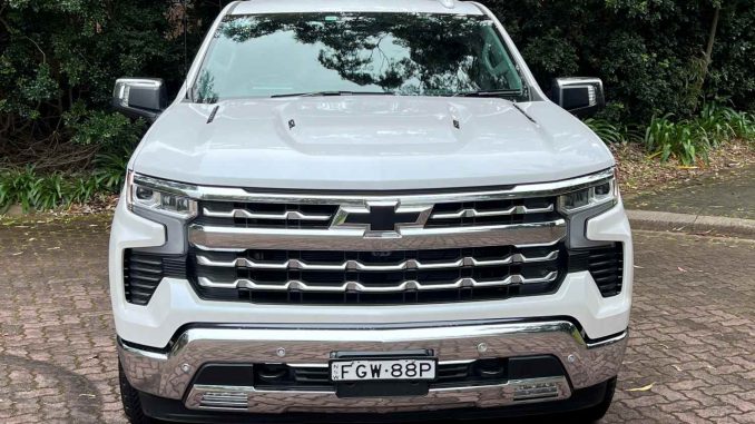 2024 Chevrolet 1500 LTZ Premium front grill and bonnet 1
