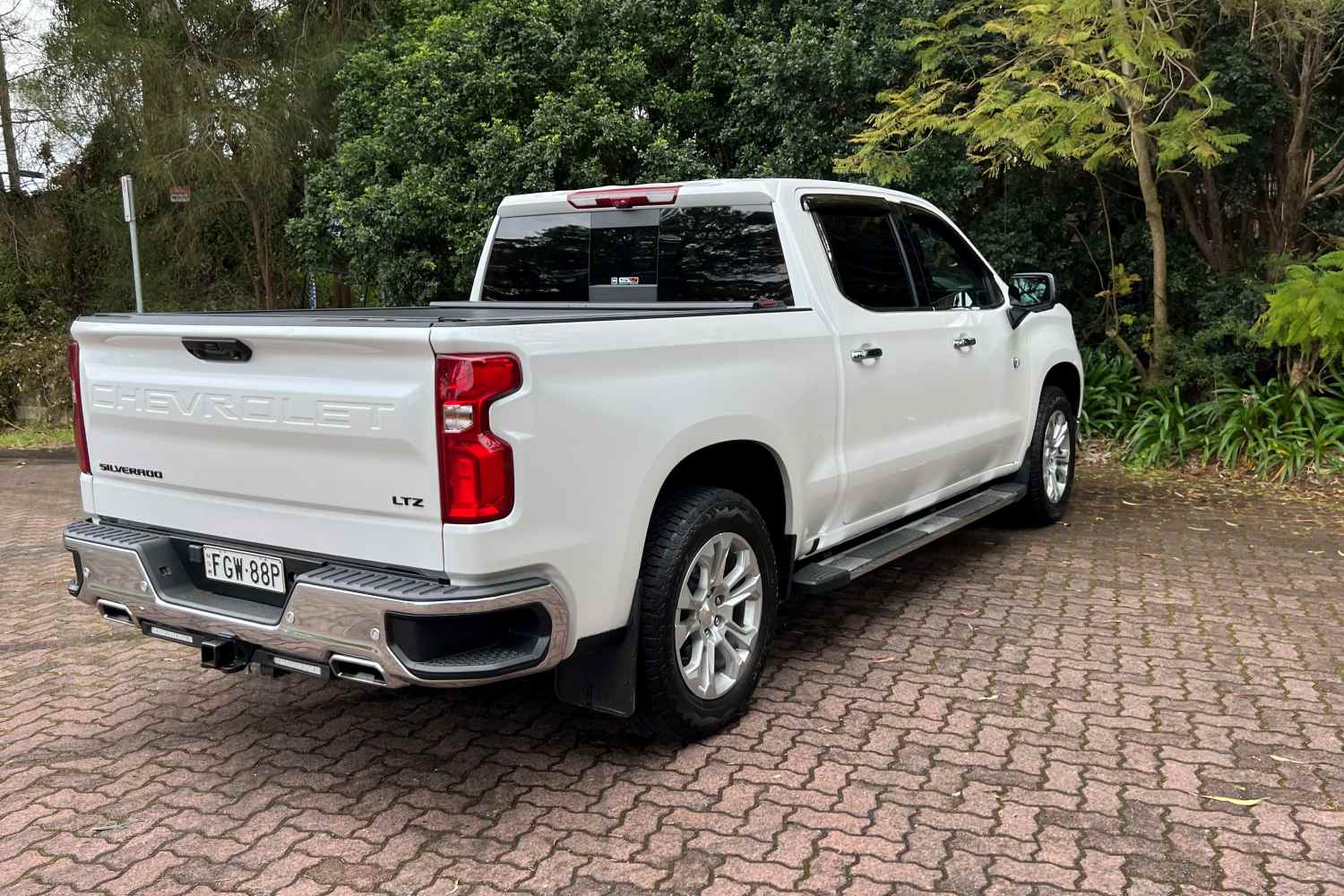 2024 Chevrolet 1500 LTZ Premium rear quarter 1