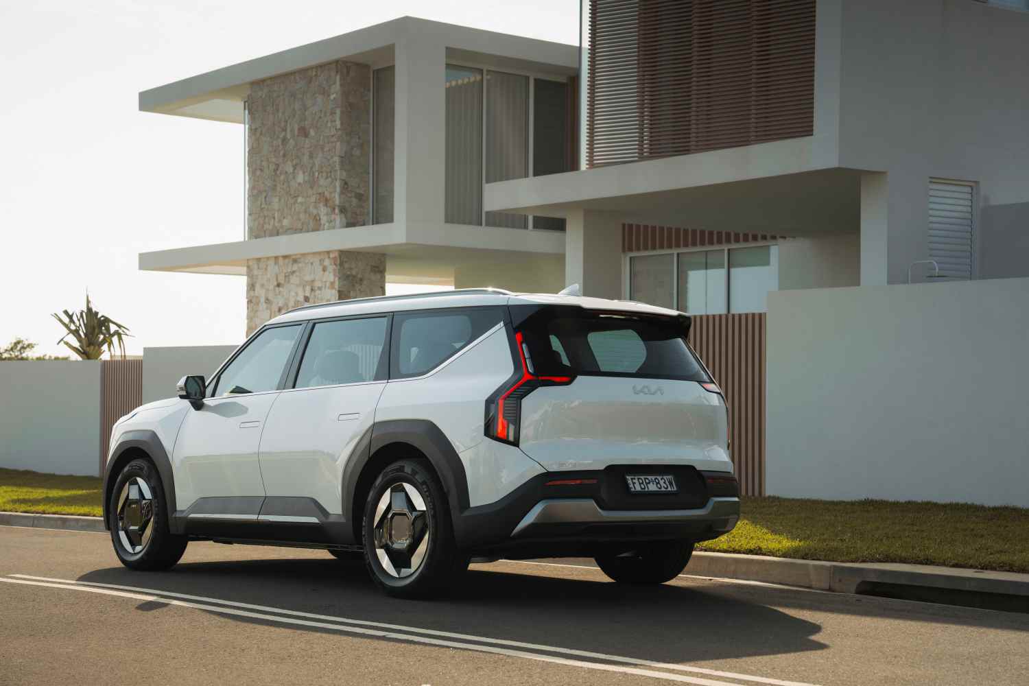 2024 Kia EV9 Air rear quarter1