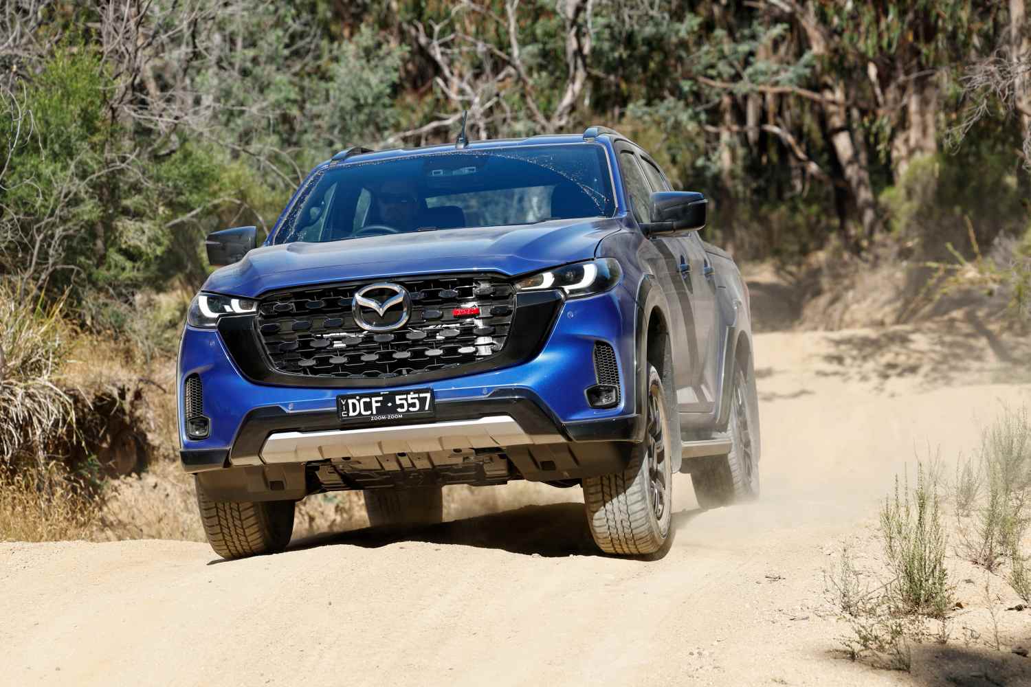 2025 Mazda BT-50 SP front 1