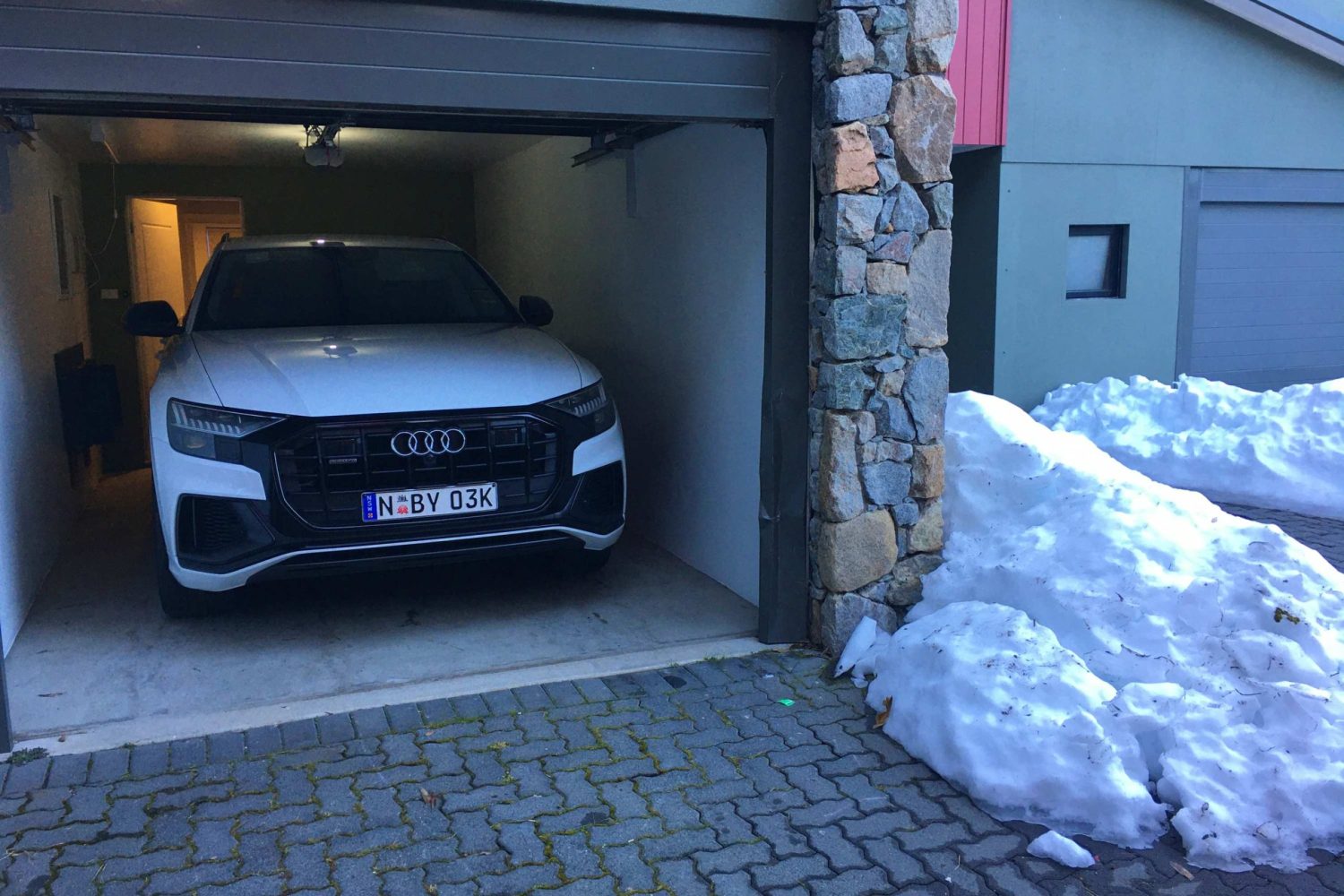 Audi-Q8-50-TDI-S-LINE-QUATTRO-parked