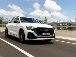 Audi Q8 50 TDi quattro S-Line front driving 1