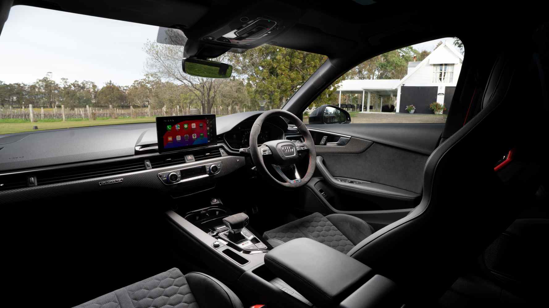 Audi RS 4 Avant TFSI quattro Competition interior front 1