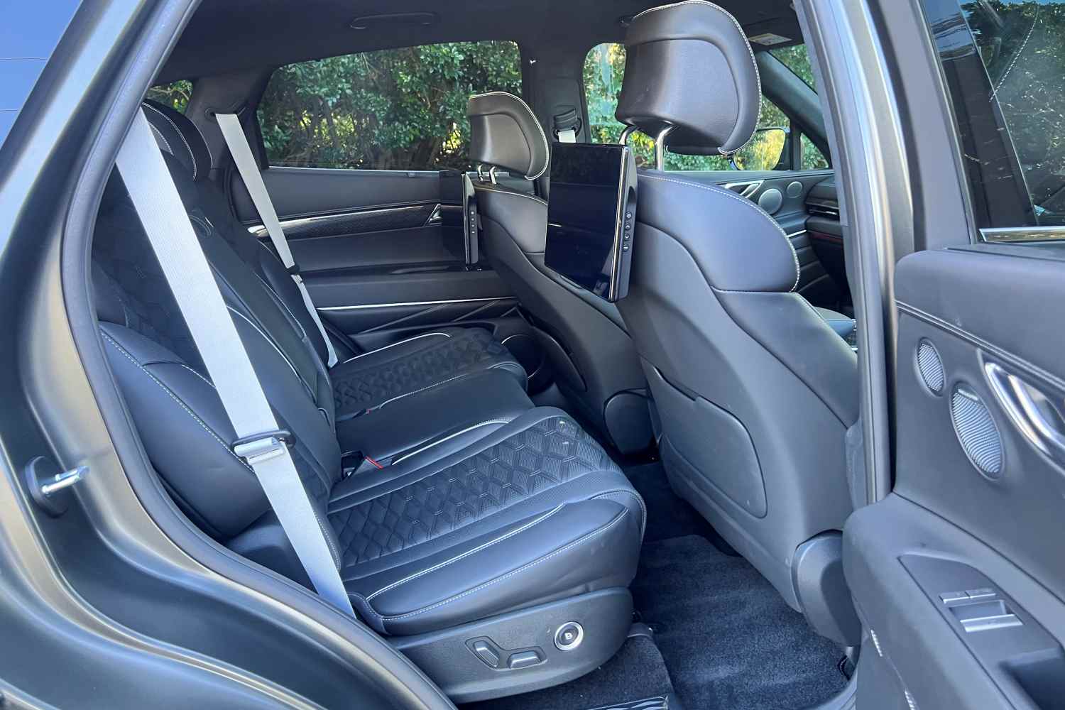 Genesis GV80 Coupe rear seats 1