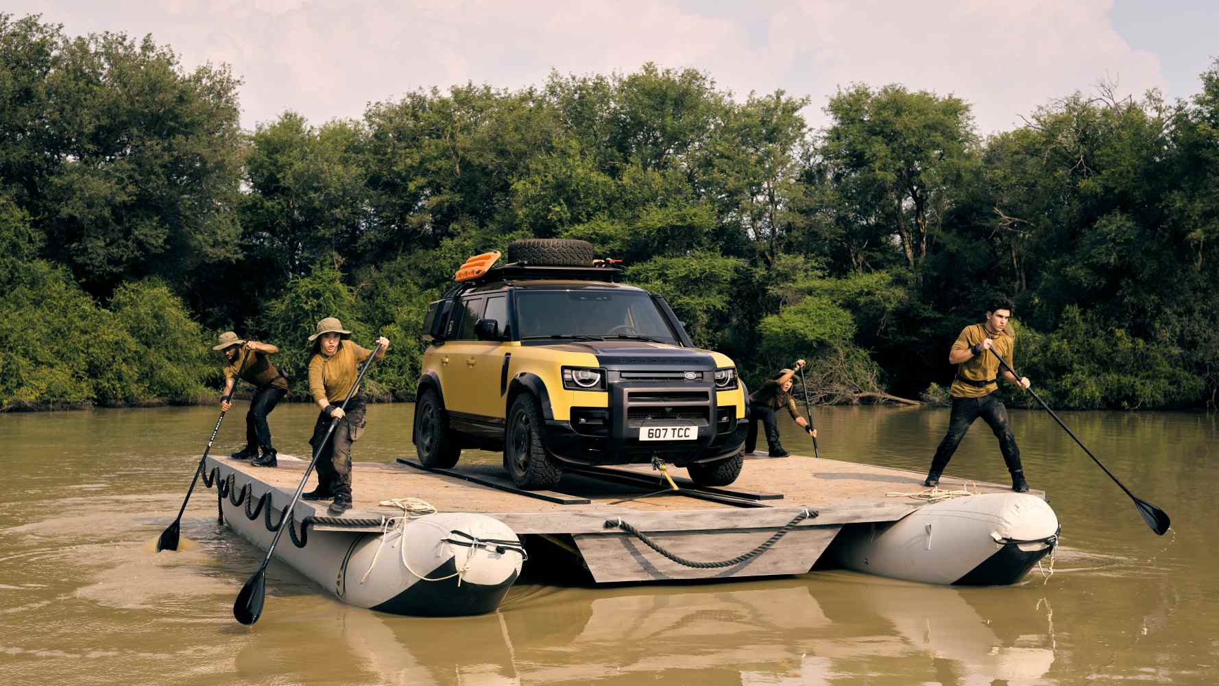 Land Rover Defender Trophy vehicles 3