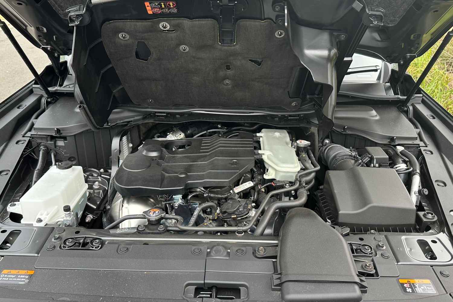 Mazda CX-70 Azami SP SUV engine 1