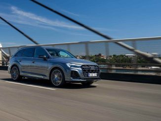 Audi Q7 55 TFSI driving 1