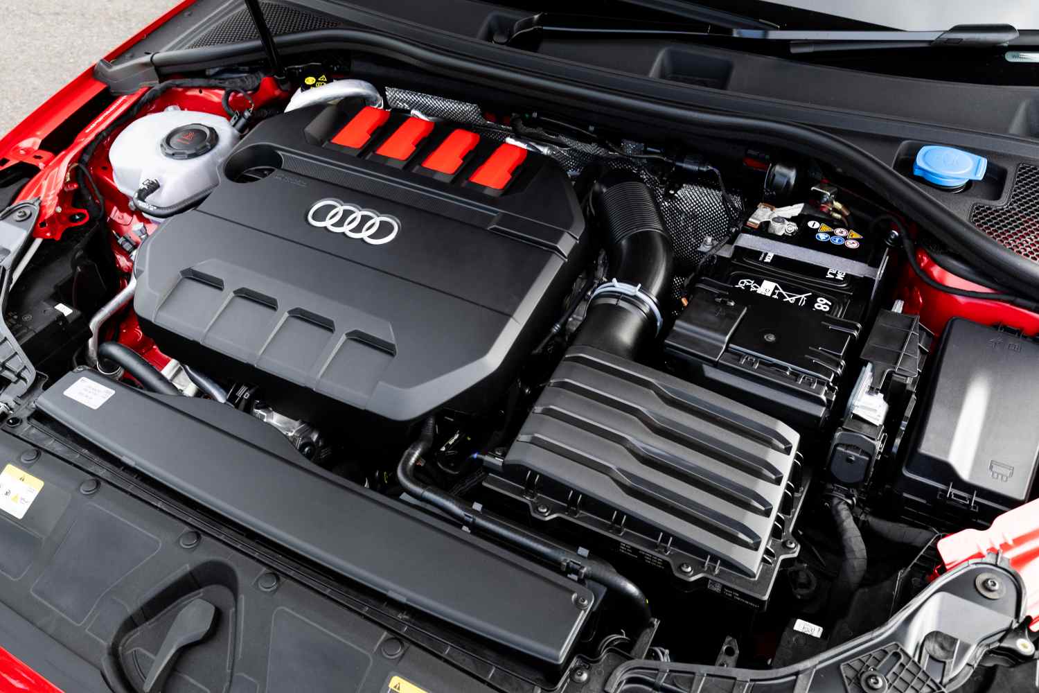 Audi_S3 Progressive Red_engine