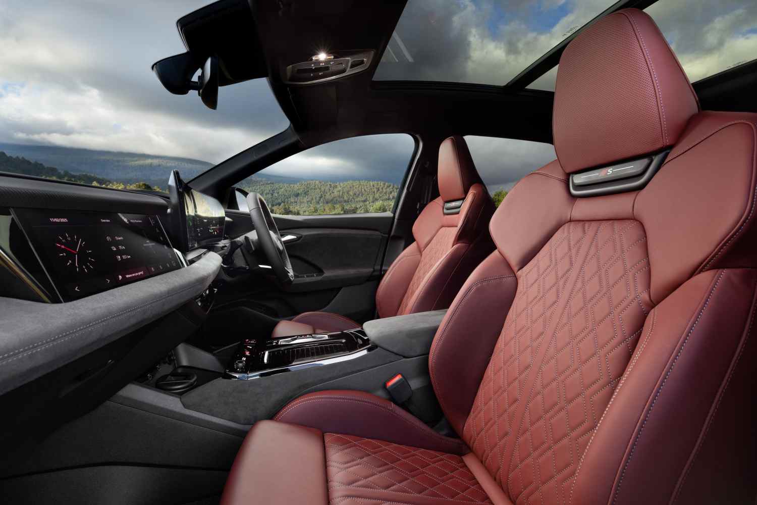 Audi_SQ6 e-tron_Daytona Grey_Interior_003_HR