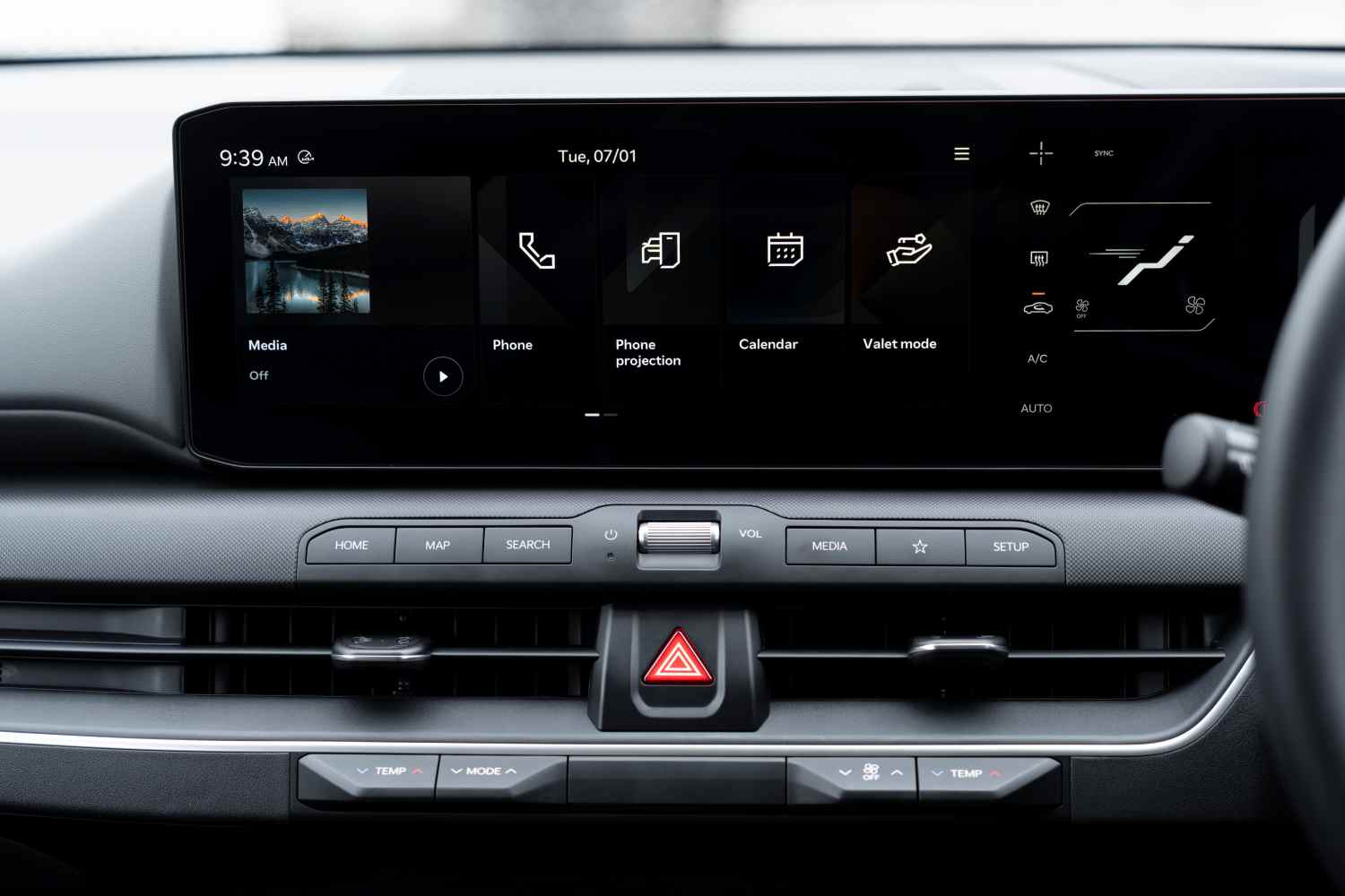 Kia_K4__S_rear central screen