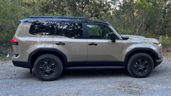 2025 Lexus GX 550 Overtrail profile 1