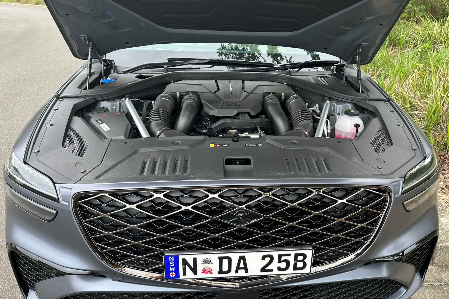 Genesis GV70 3.5T Signature Sport engine 1