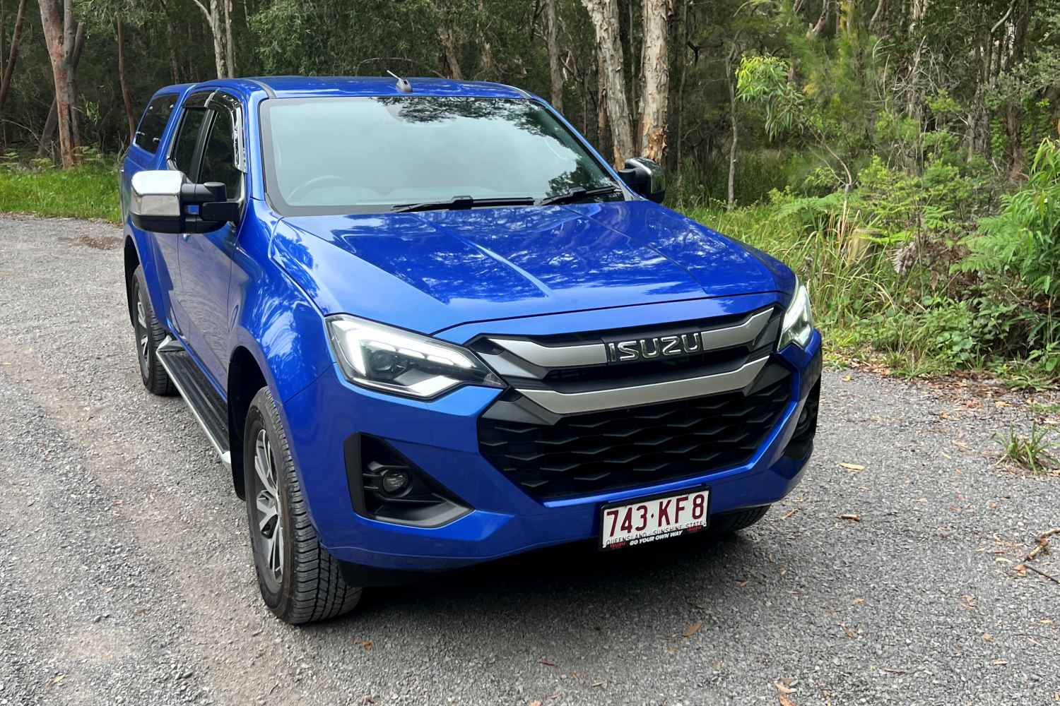 2025 Isuzu D-Max Tour Mate front quarter 1