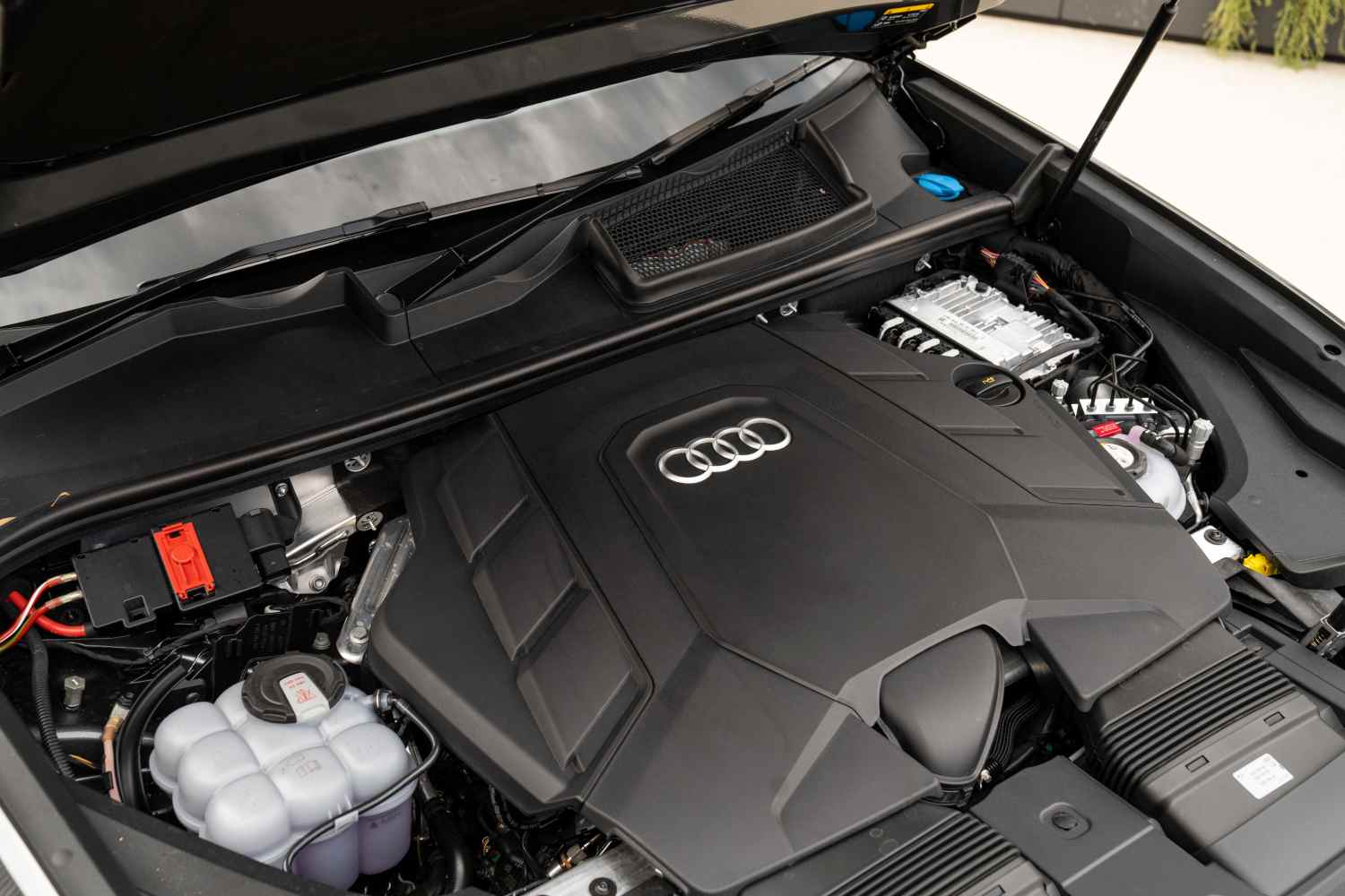 Audi Q8 60 TFSI E S Line Electric motor 1