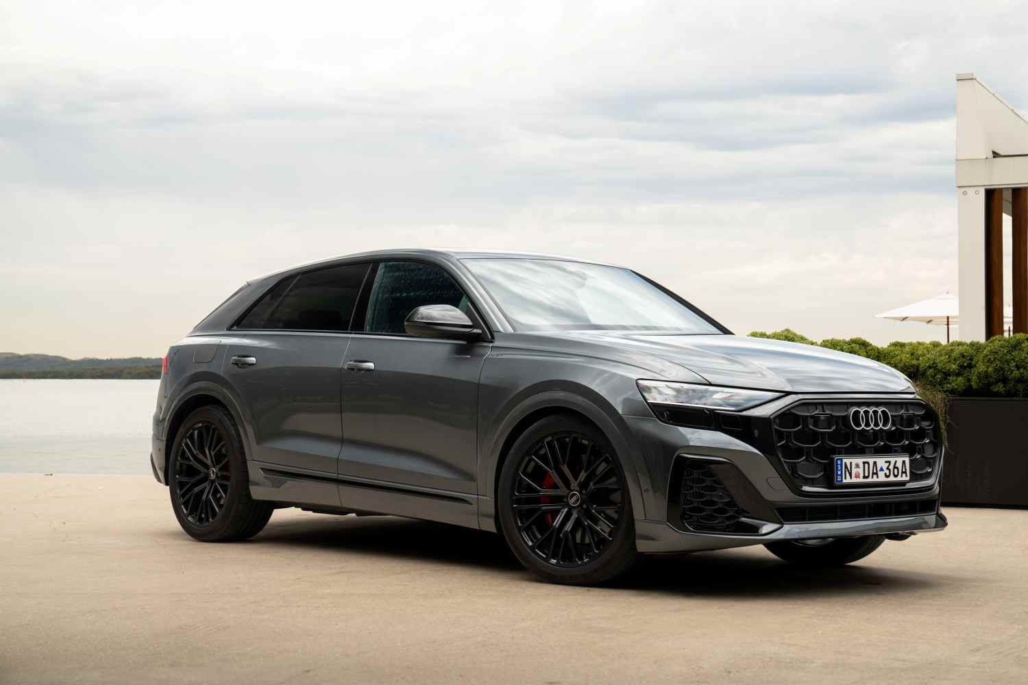 Audi Q8 60 TFSI E S Line front 1