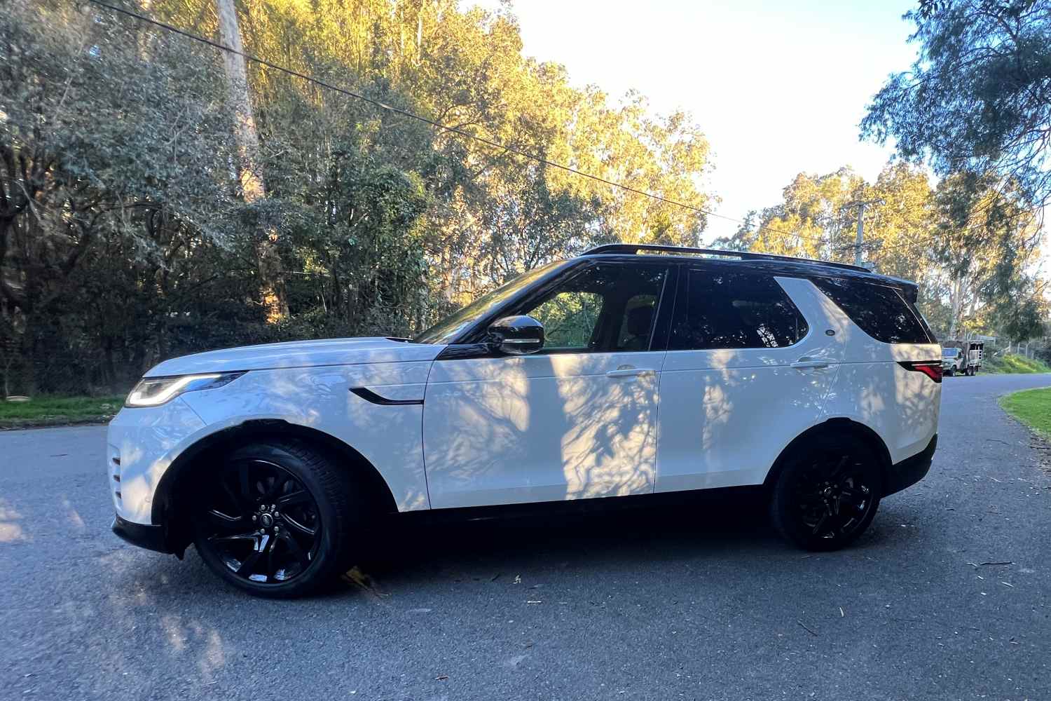 Land Rover Discovery D350 35TH Anniversary edition profile `1