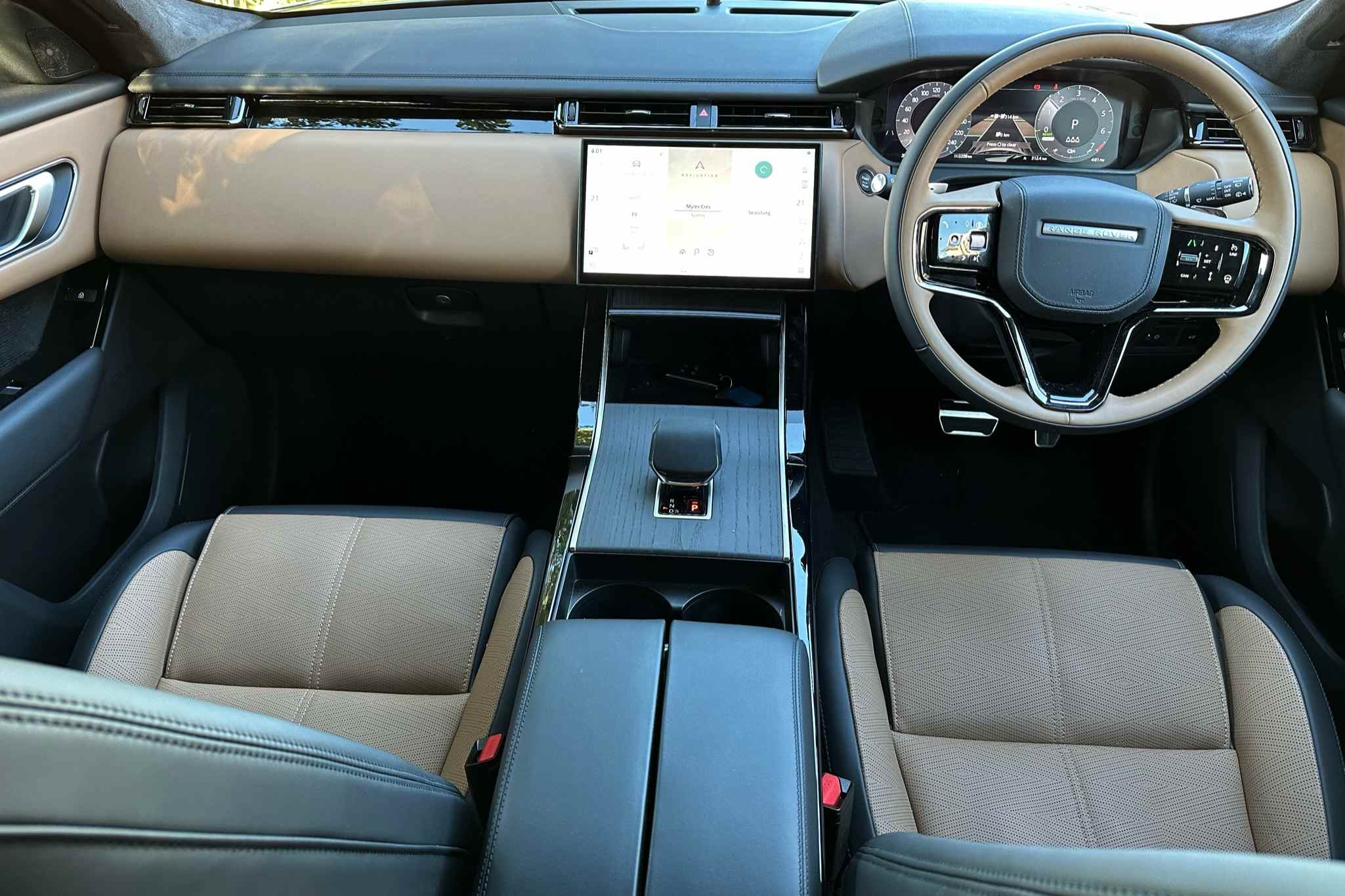 Range Rover Velar P400 e Autobiography interior front 1