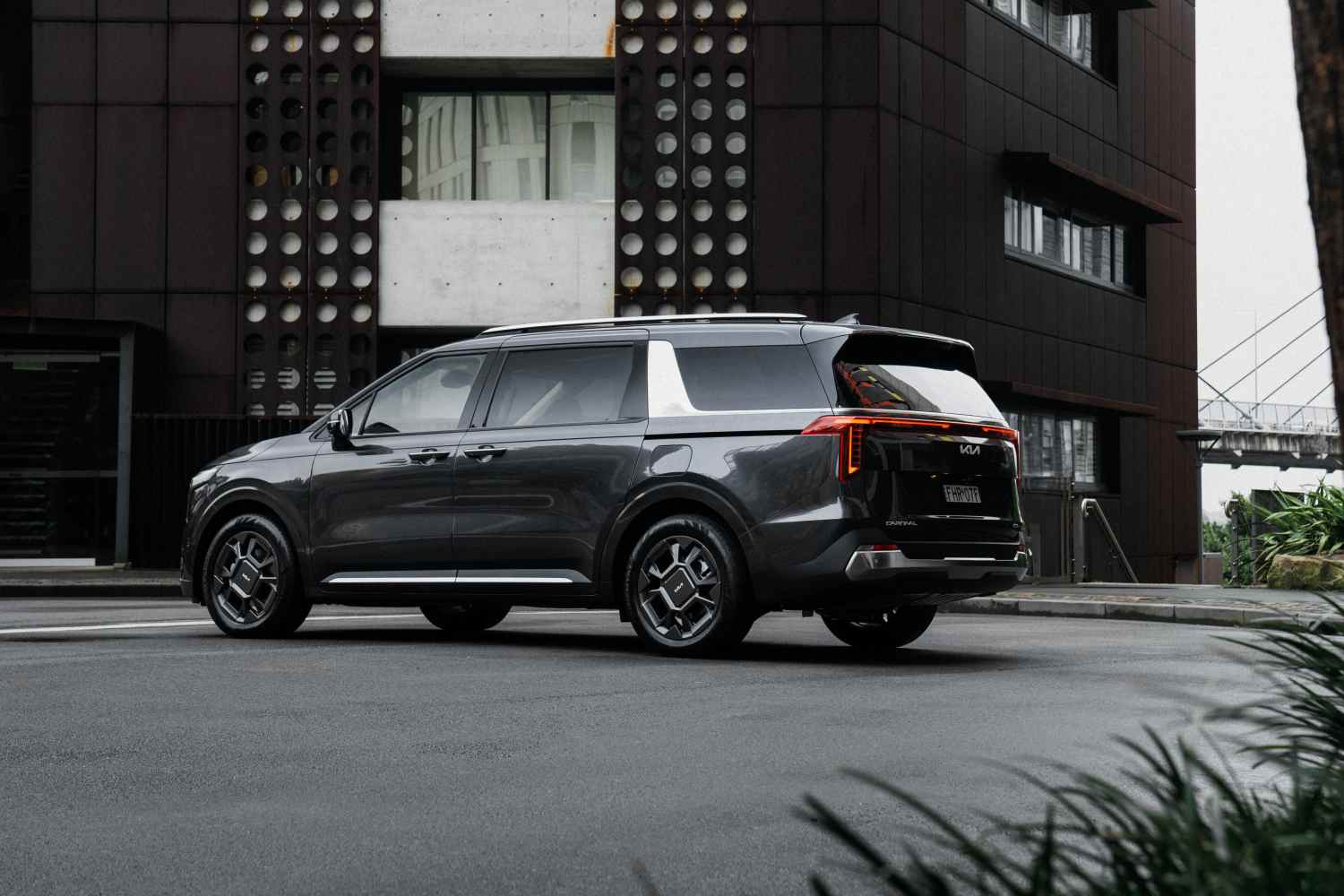 2025 Kia_Carnival_HEV (2)